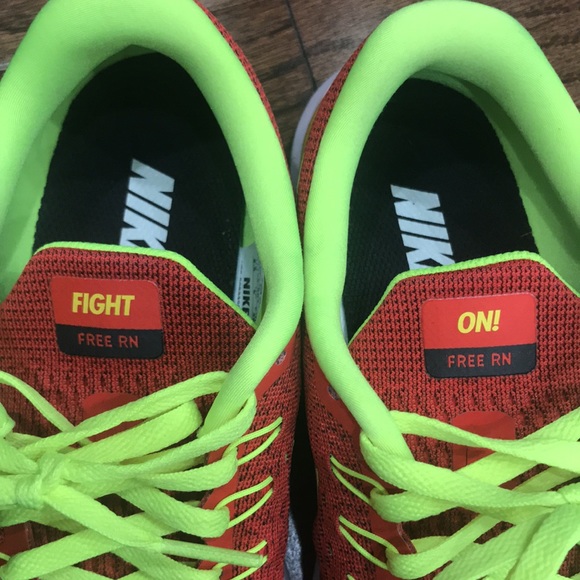 Like new NikeiD free shoes size 8 1/2 - Picture 5 of 6